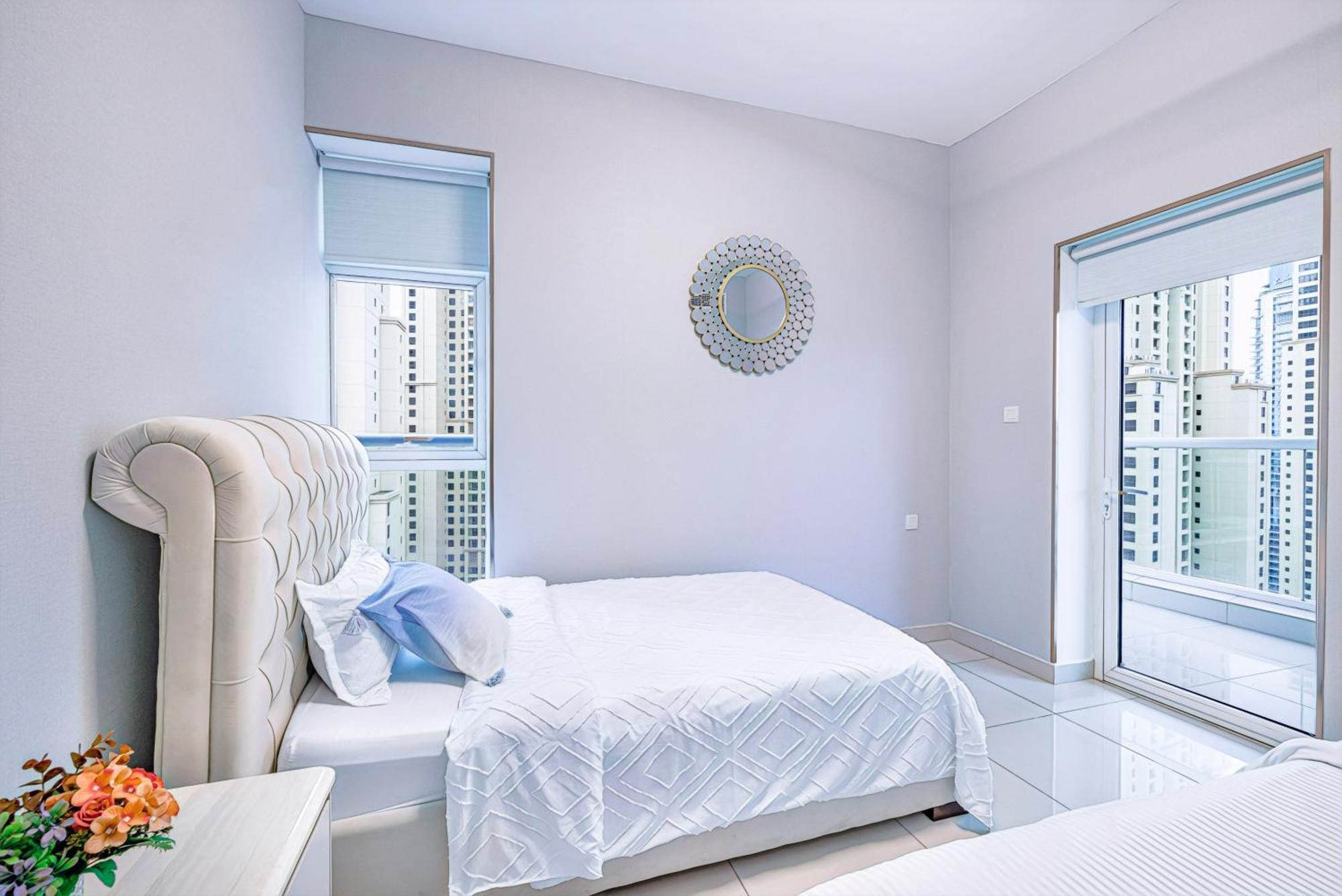 5 Star Serviced Apartment With Beach Access In The Heart Of Dubai Marina Free Welcome Gift Box Upon Arrival Kültér fotó