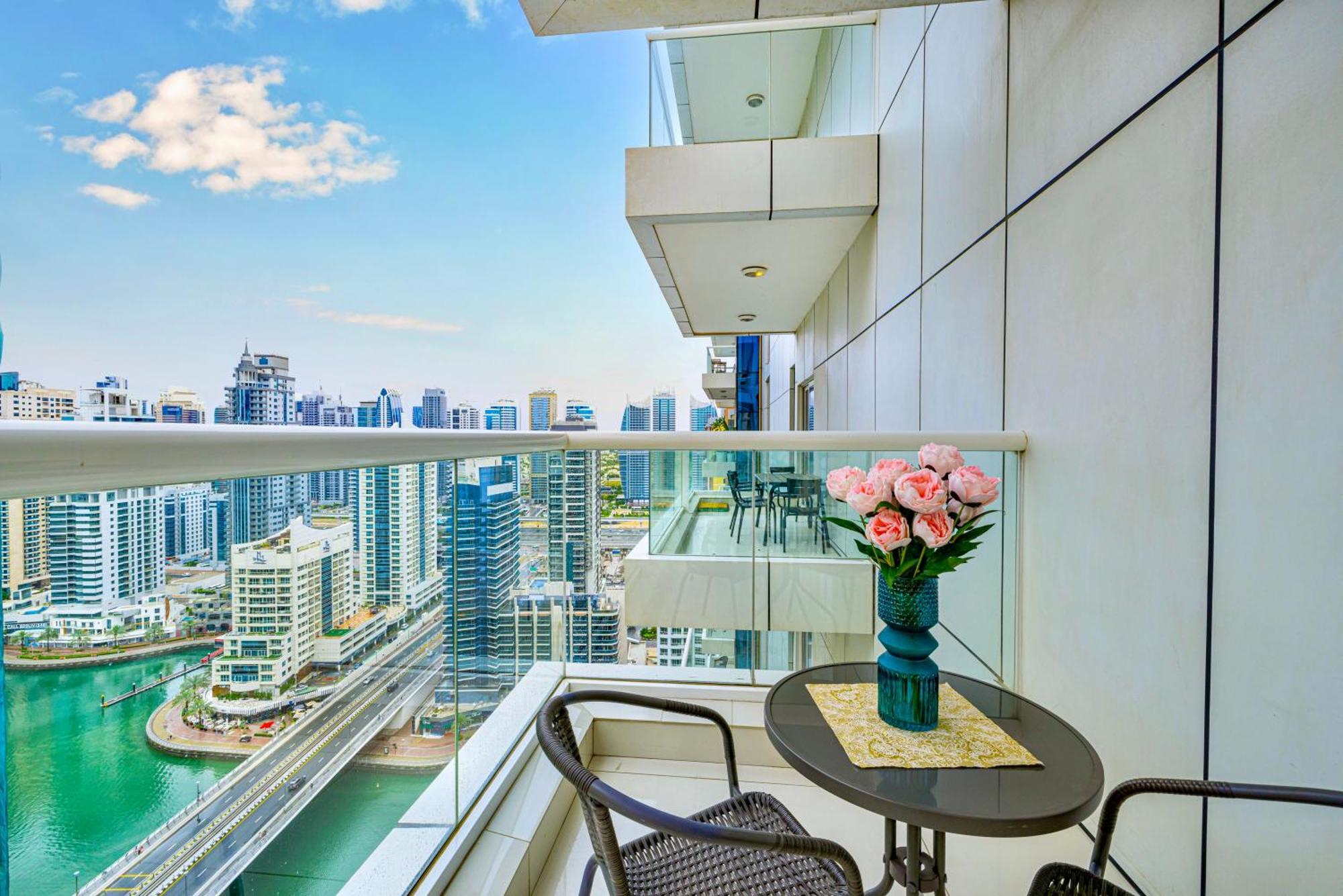 5 Star Serviced Apartment With Beach Access In The Heart Of Dubai Marina Free Welcome Gift Box Upon Arrival Kültér fotó