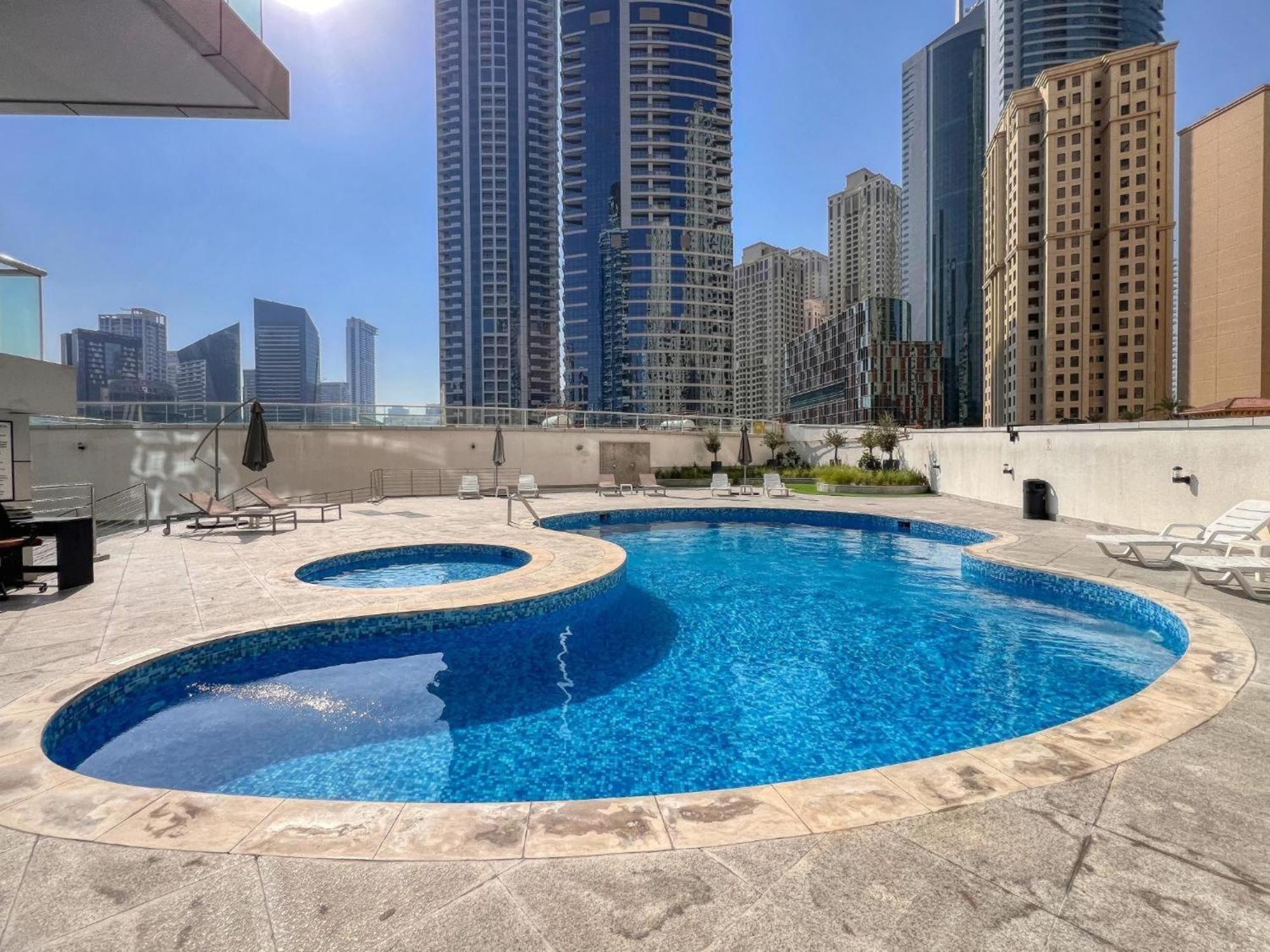 5 Star Serviced Apartment With Beach Access In The Heart Of Dubai Marina Free Welcome Gift Box Upon Arrival Kültér fotó
